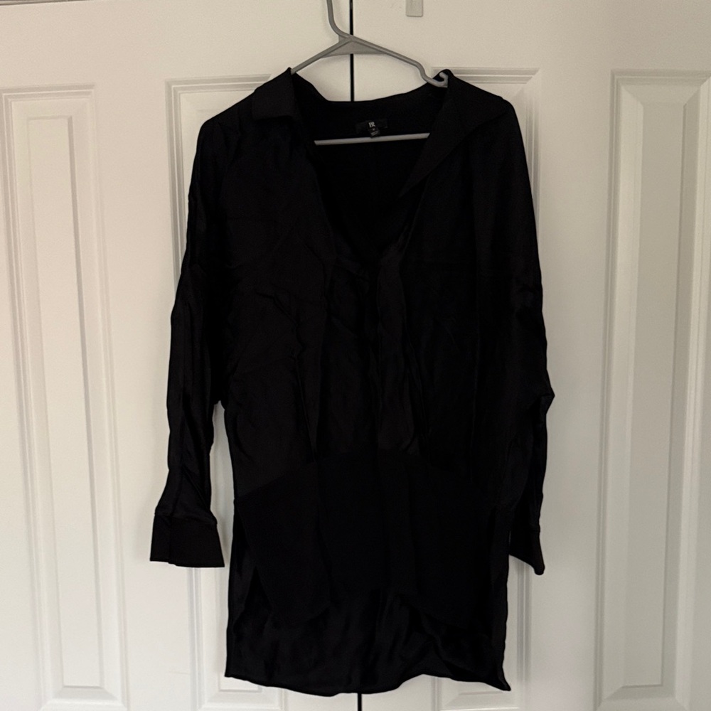Banana Republic Black Long-Sleeve V-Neck Tunic (Maternity)